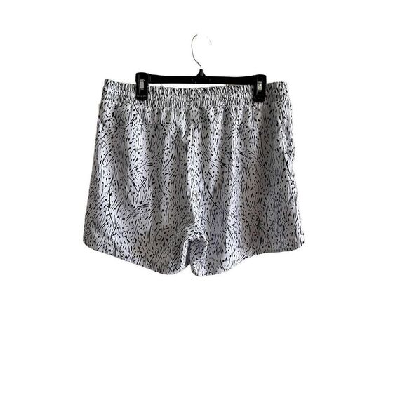 Marika elastic waist running shorts. Size XL - Picture 2 of 4